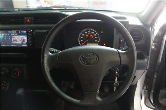 TOYOTA SUCCEED 2017
