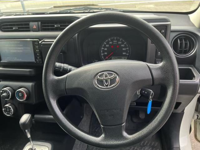 TOYOTA SUCCEED 2018