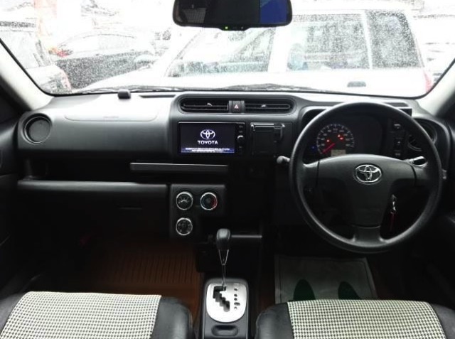 TOYOTA SUCCEED 2016