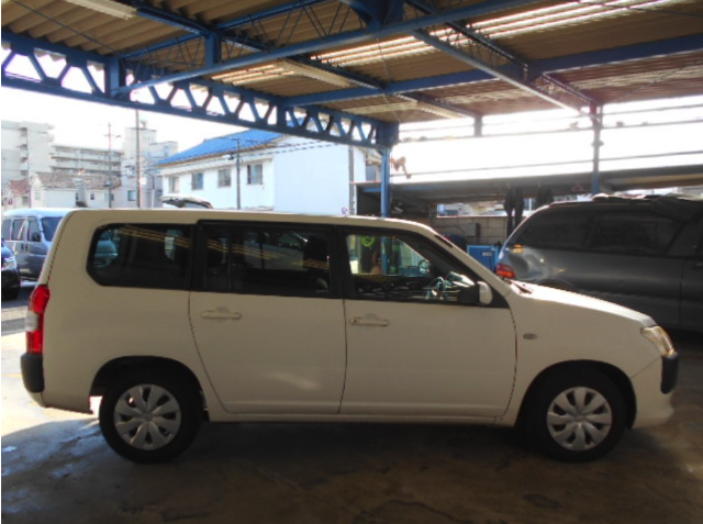 TOYOTA SUCCEED 2016