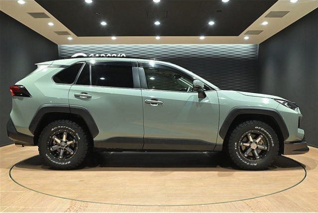 TOYOTA RAV4 2021