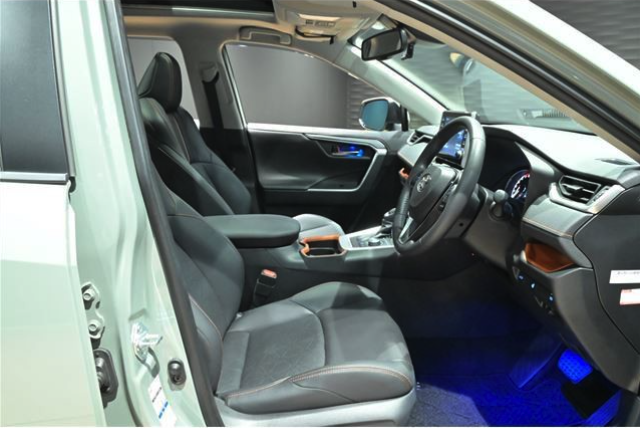TOYOTA RAV4 2021
