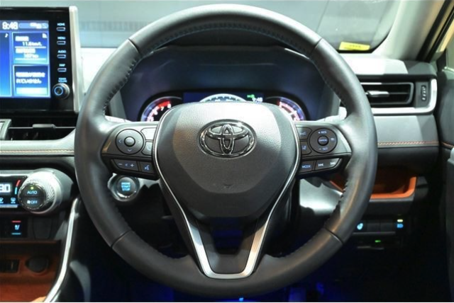 TOYOTA RAV4 2021
