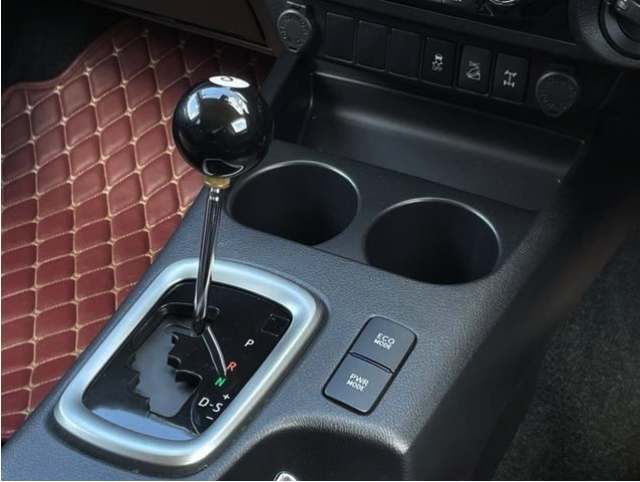 TOYOTA HILUX 2018