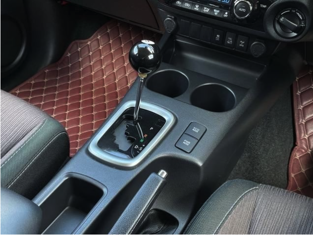 TOYOTA HILUX 2018