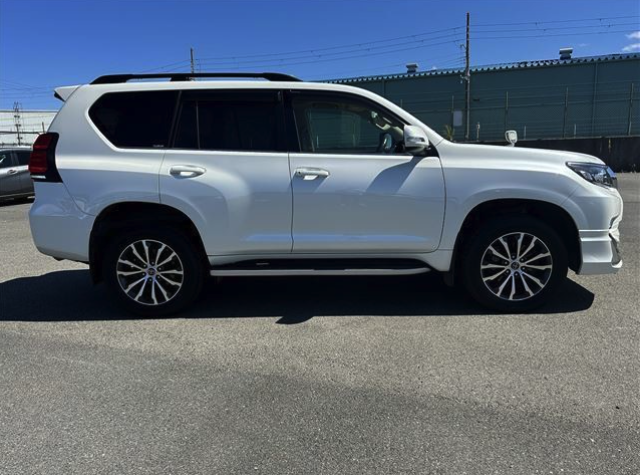 TOYOTA LANDCRUISER PRADO 2018