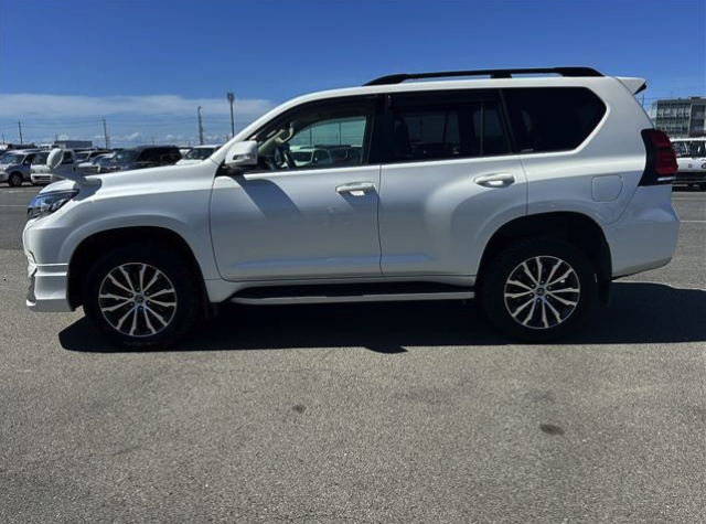 TOYOTA LANDCRUISER PRADO 2018