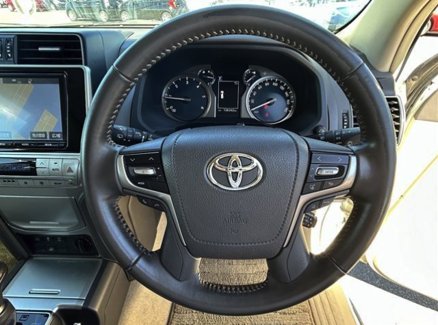 TOYOTA LANDCRUISER PRADO 2018