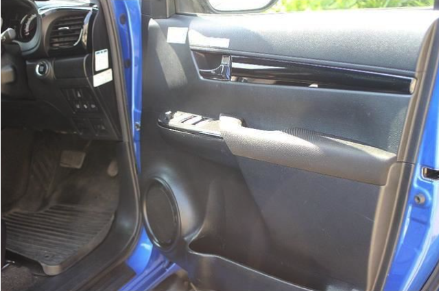TOYOTA HILUX 2019