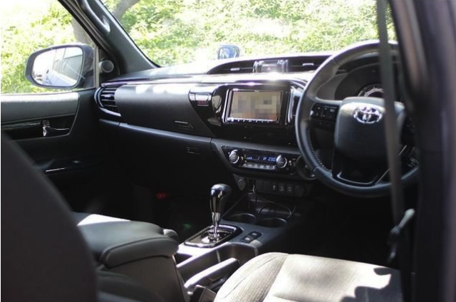 TOYOTA HILUX 2019