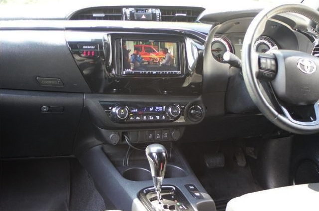 TOYOTA HILUX 2019