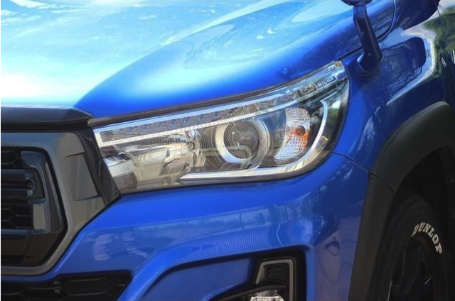 TOYOTA HILUX 2019