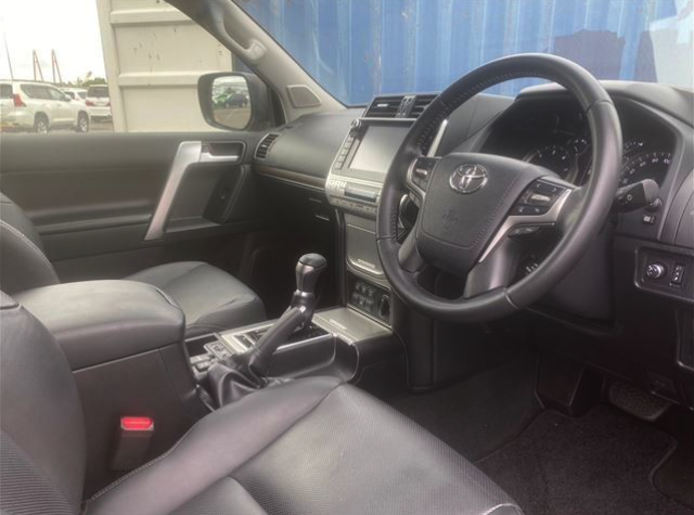 TOYOTA LANDCRUISER PRADO 2019