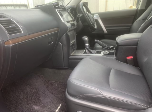 TOYOTA LANDCRUISER PRADO 2019