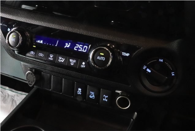 TOYOTA HILUX 2018