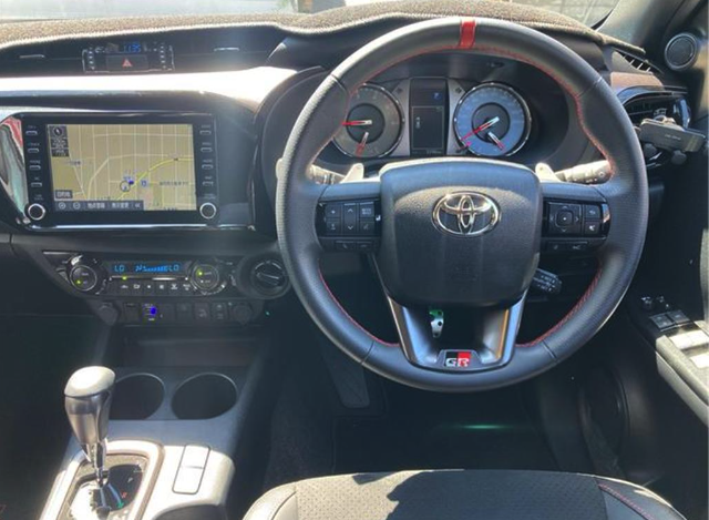 TOYOTA HILUX 2023 GR