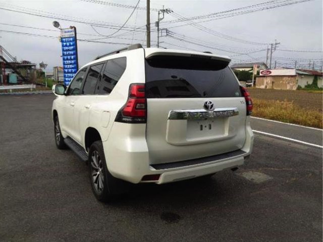 TOYOTA LANDCRUISER PRADO 2017