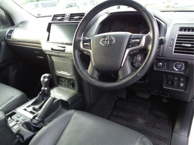 TOYOTA LANDCRUISER PRADO 2017