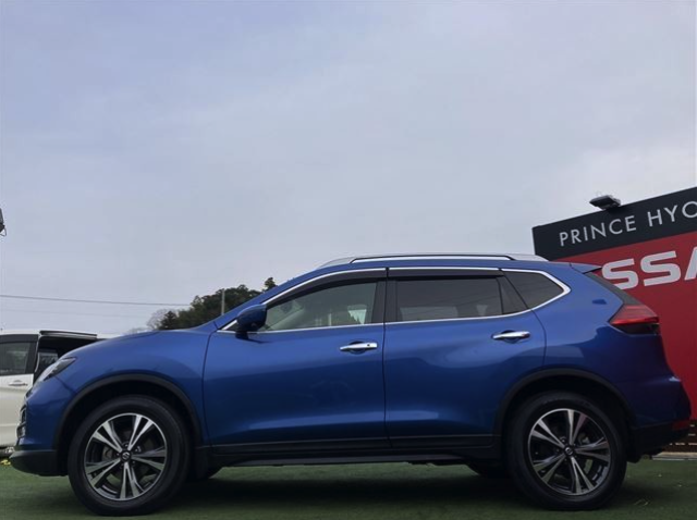 NISSAN X-TRAIL 2018