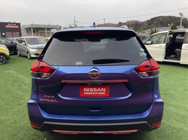NISSAN X-TRAIL 2018