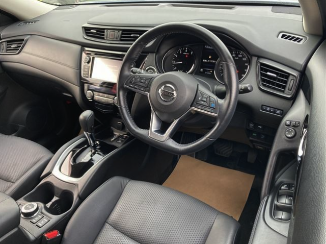 NISSAN X-TRAIL 2018