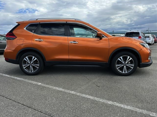 NISSAN X-TRAIL 2018