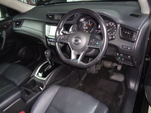 NISSAN X-TRAIL 2018