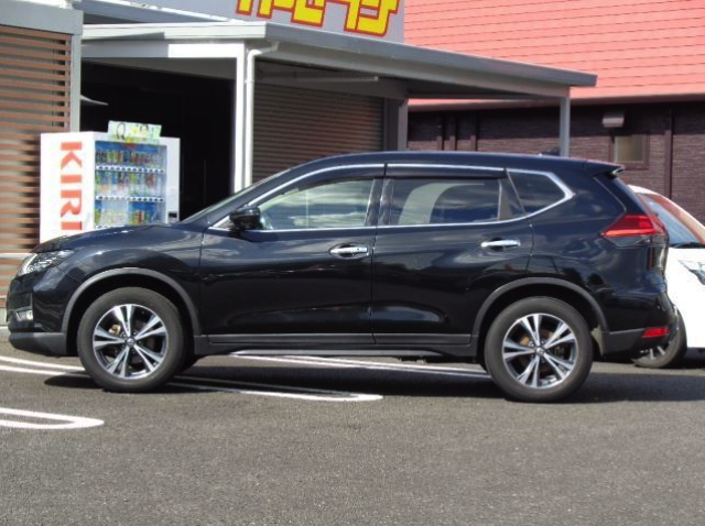 NISSAN X-TRAIL 2018