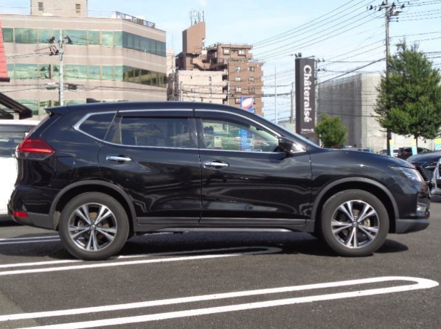 NISSAN X-TRAIL 2018