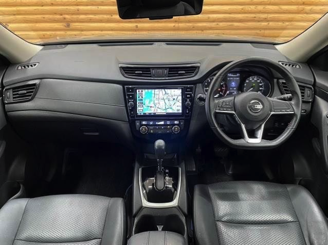 NISSAN X-TRAIL 2018
