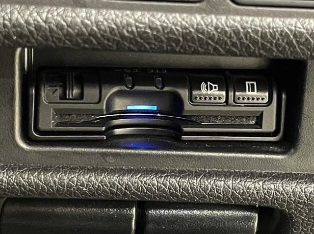 NISSAN X-TRAIL 2018