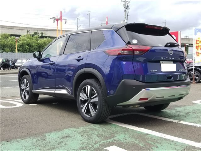 NISSAN X-TRAIL 2023