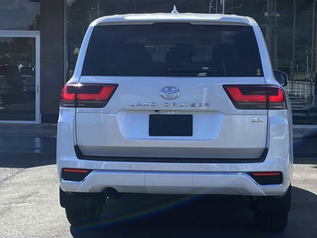 TOYOTA LAND CRUISER 300S ZX (2024)