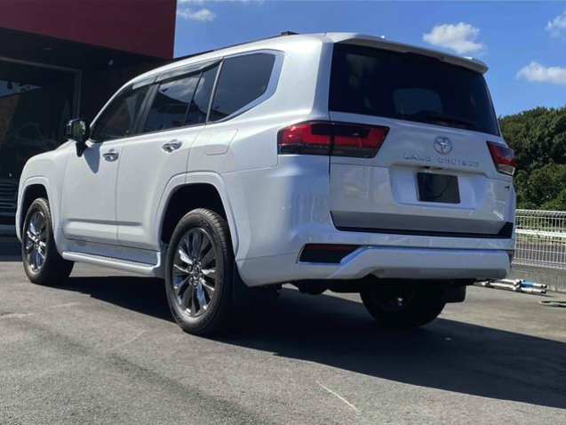 TOYOTA LAND CRUISER 300S ZX (2024)