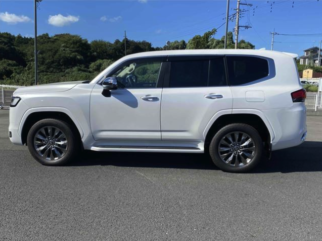 TOYOTA LAND CRUISER 300S ZX (2024)