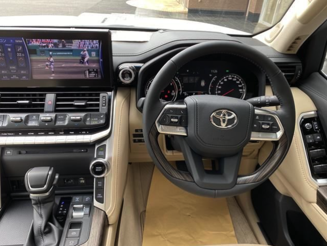TOYOTA LAND CRUISER 300S ZX (2024)
