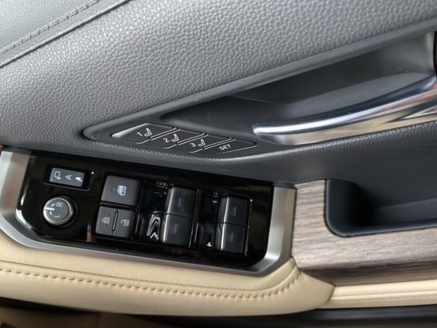 TOYOTA LAND CRUISER 300S ZX (2024)