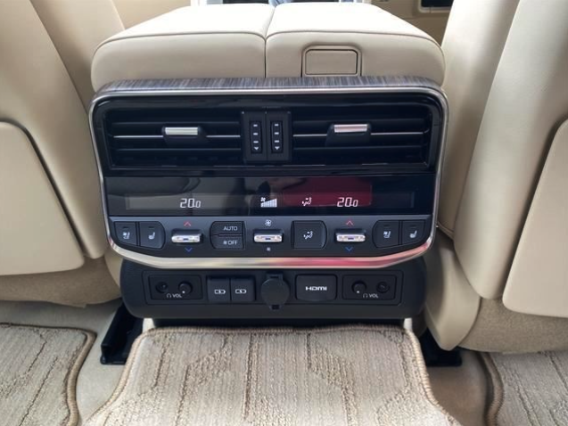 TOYOTA LAND CRUISER 300S ZX (2024)