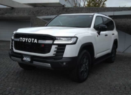 TOYOTA LAND CRUISER 300S GR (2024)