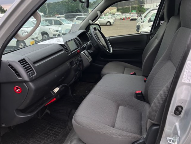 TOYOTA HIACE 2017 DX