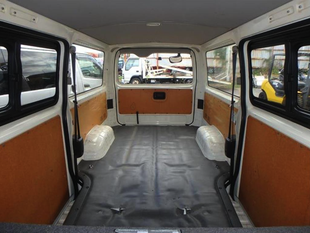 TOYOTA HIACE 2018 DX