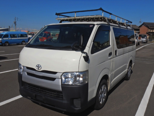 TOYOTA HIACE 2018 DX