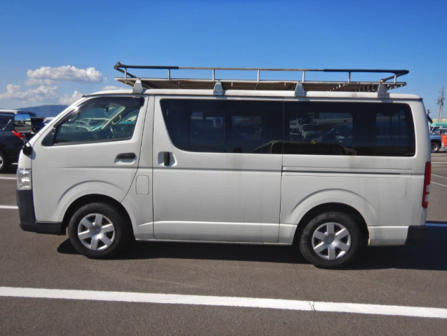 TOYOTA HIACE 2018 DX