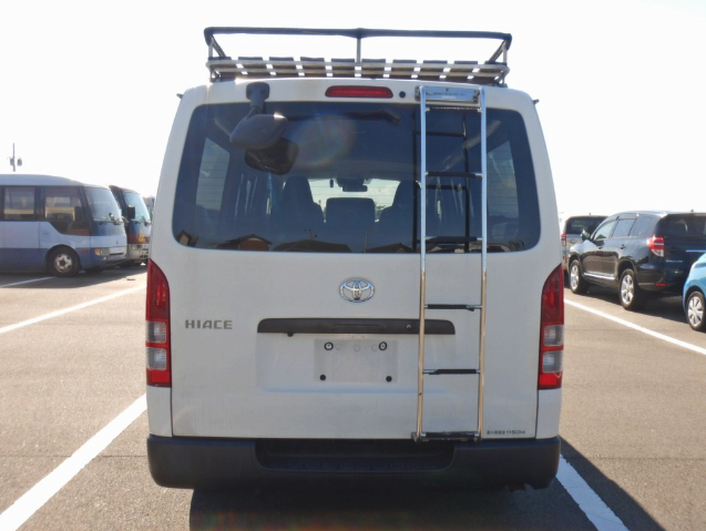 TOYOTA HIACE 2018 DX