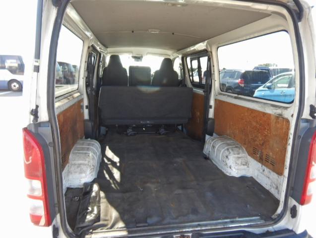 TOYOTA HIACE 2018 DX