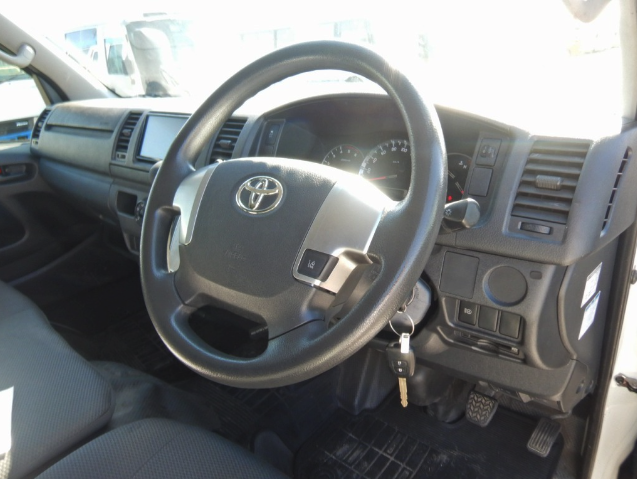 TOYOTA HIACE 2018 DX