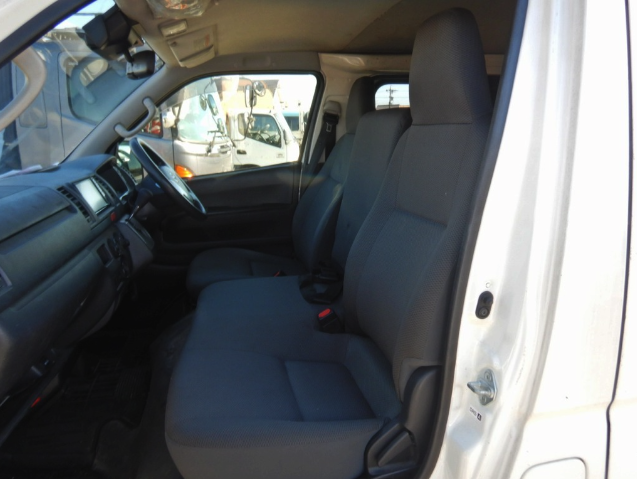 TOYOTA HIACE 2018 DX