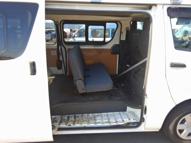 TOYOTA HIACE 2018 DX