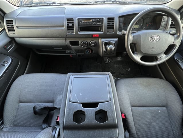 TOYOTA HIACE 2016 GL
