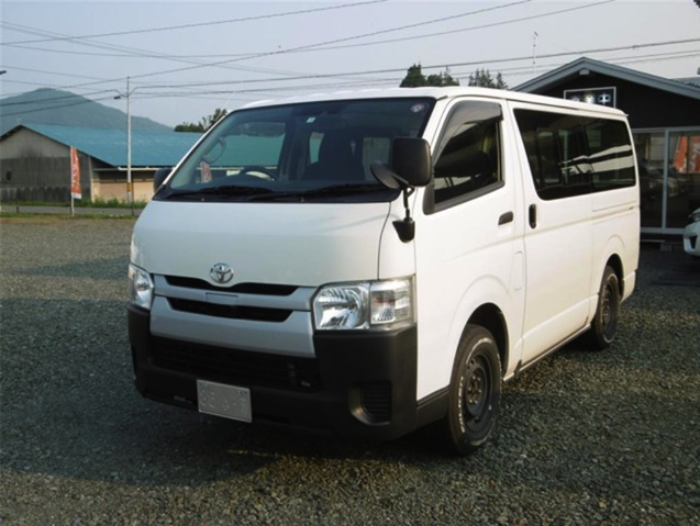 TOYOTA HIACE 2017 DX